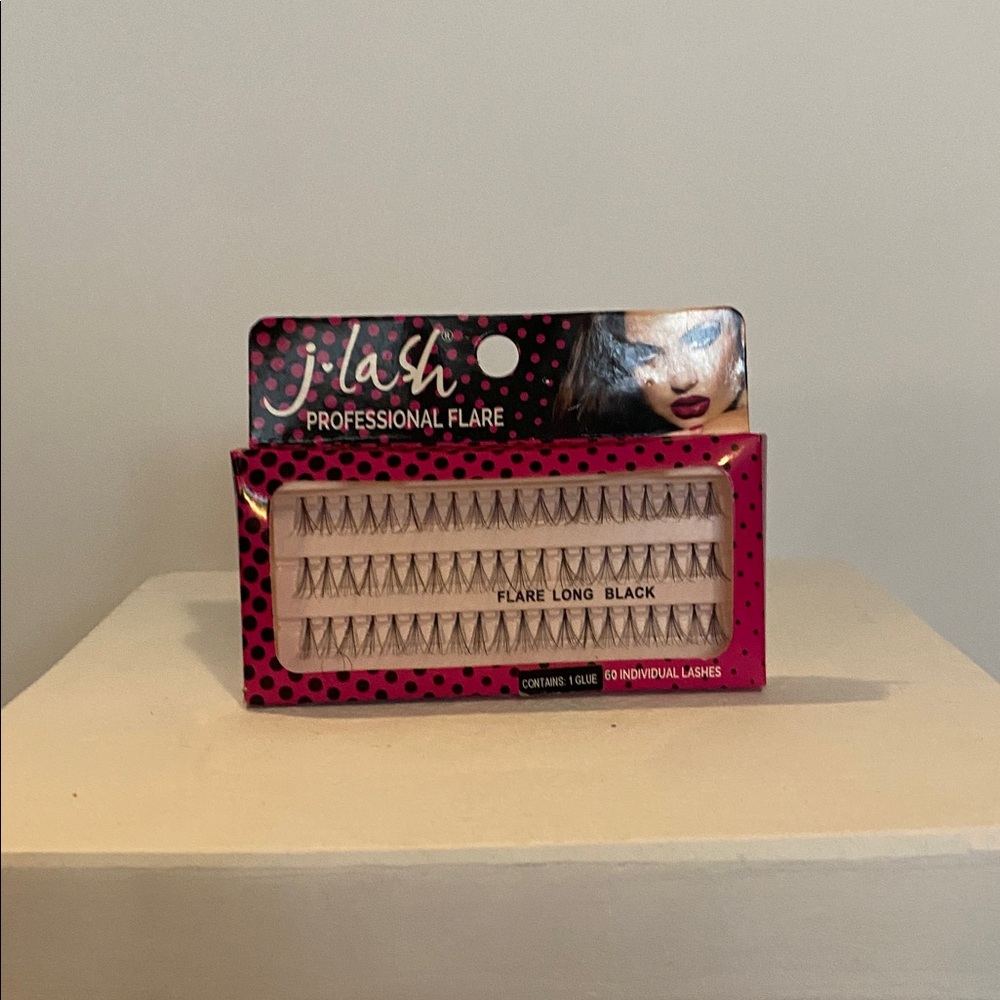 Professional Flare Long Black Lashes